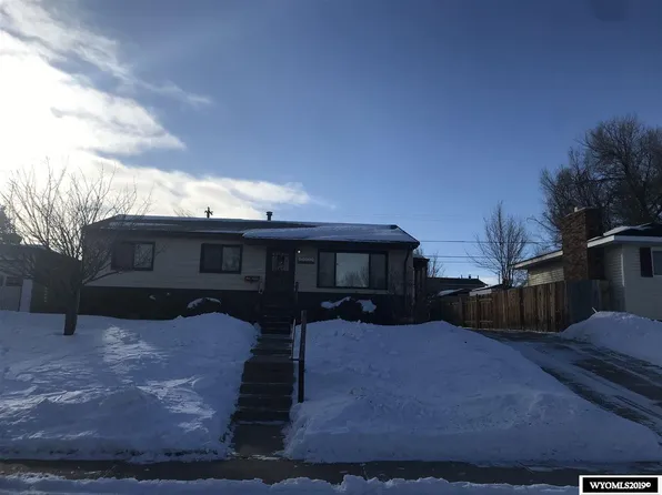 312 E Davis St, Rawlins, WY 82301