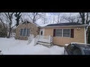 76 Hill St E, Wading River, NY 11792