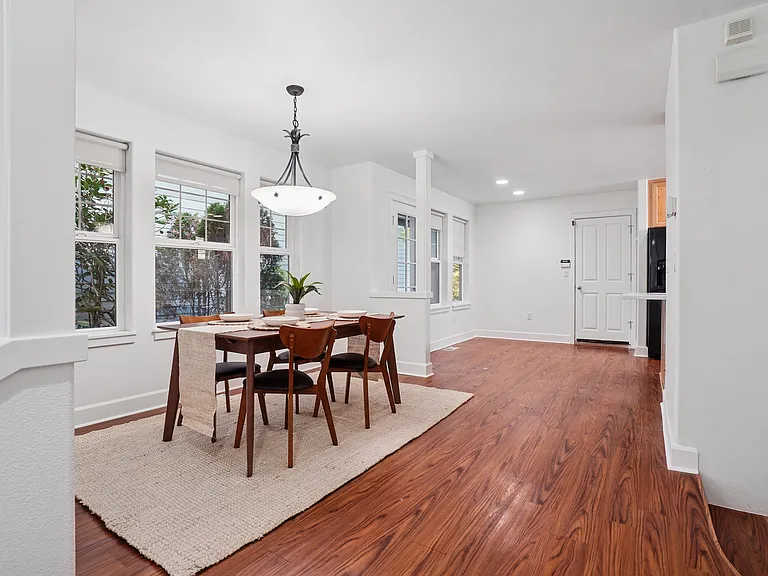 9926 NW Durrett St — Photo 6