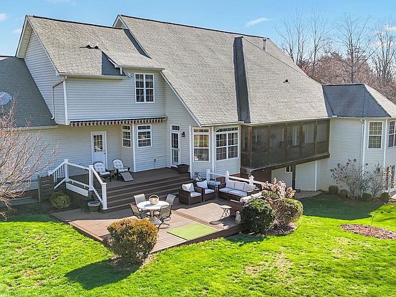 3rd image of 1309 Middle River Rd