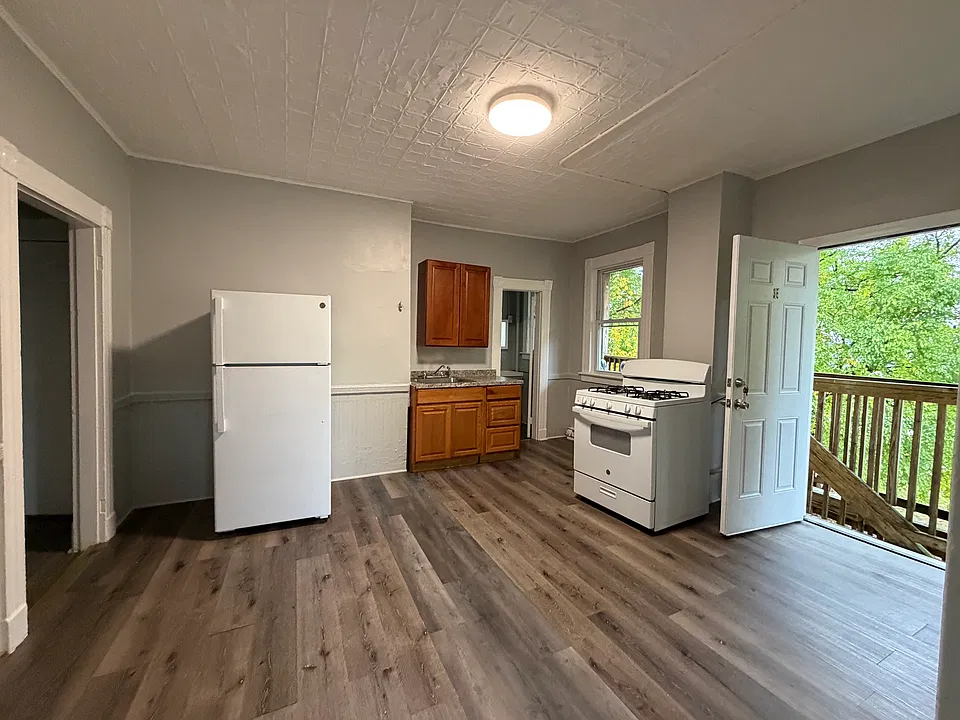 50 Hopkins St #3C