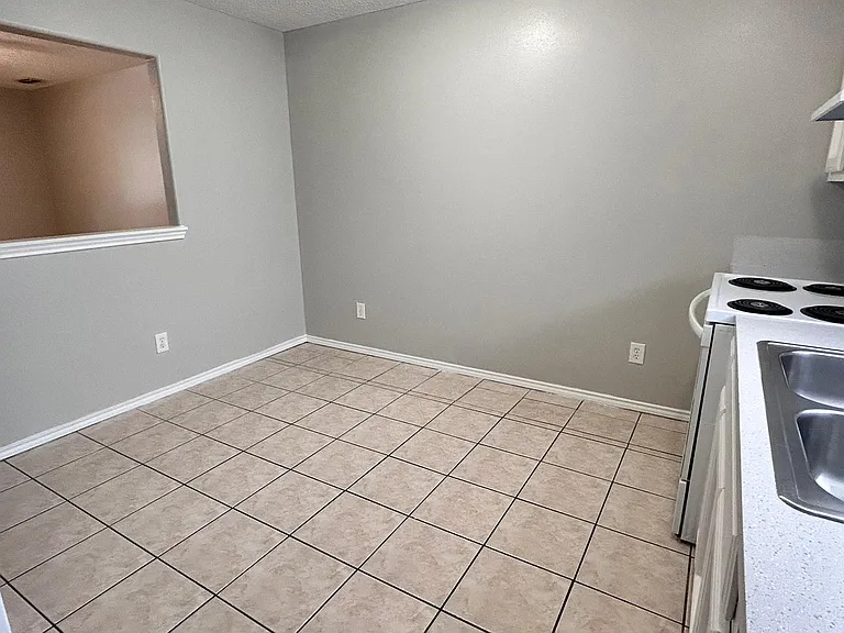 2308 W Elisa Ln #5 — Photo 6