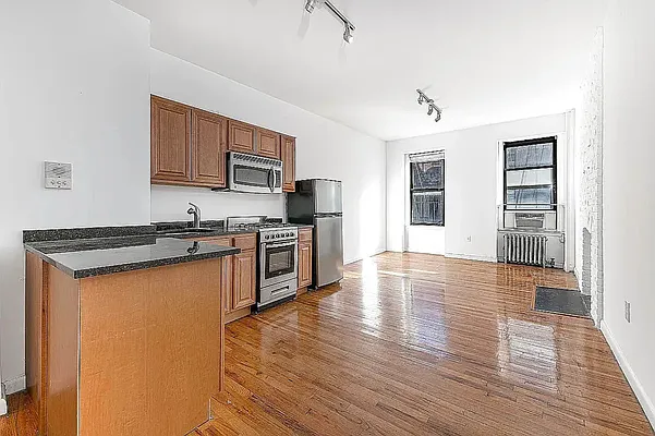 Rented by REAL New York | media 2