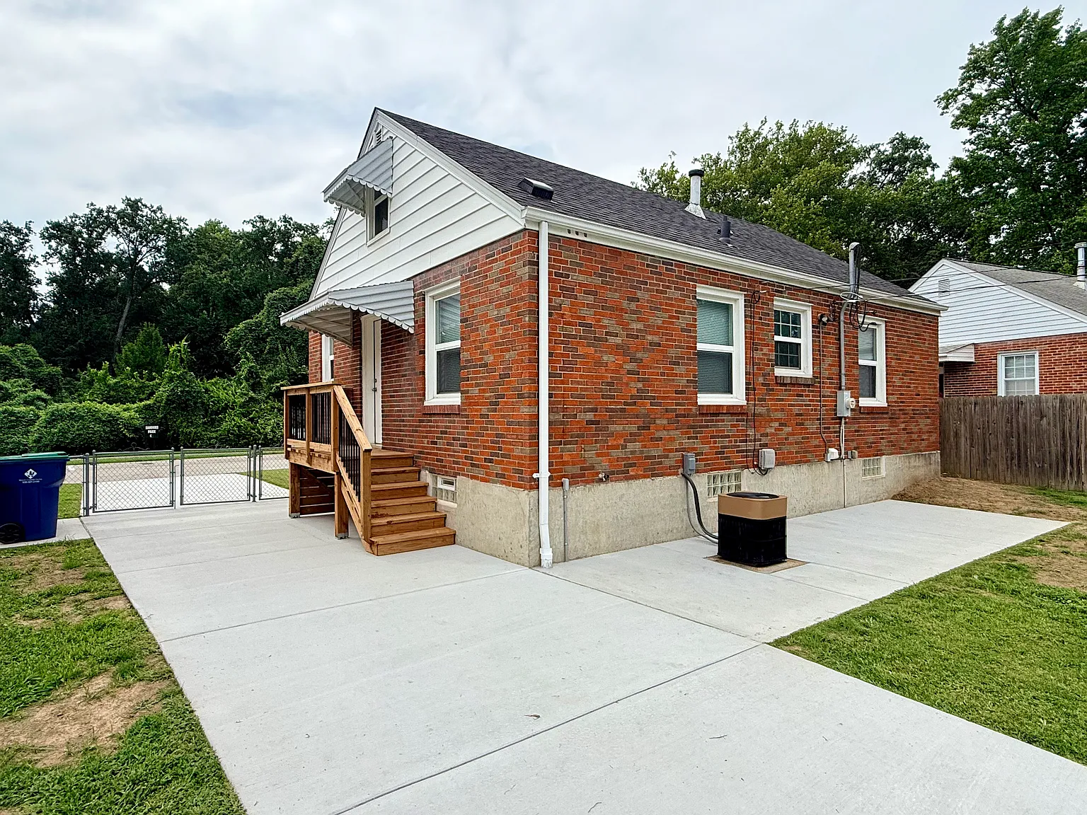 Sanders Dr, Saint Louis — Photo 1