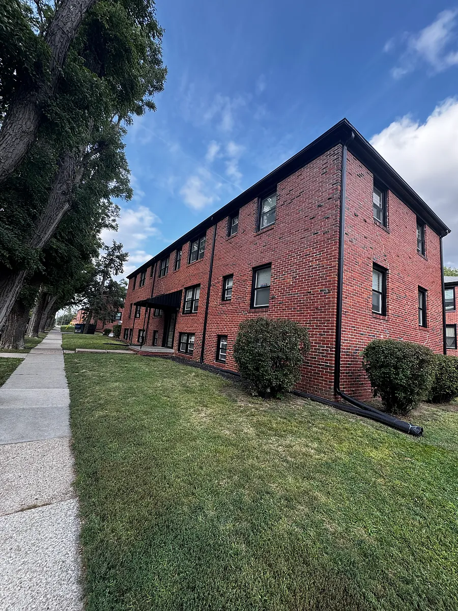 Building Photo - 4732 Chicago St #4