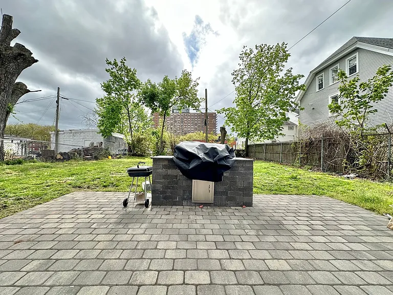 33 Howe St #35 — Photo 7