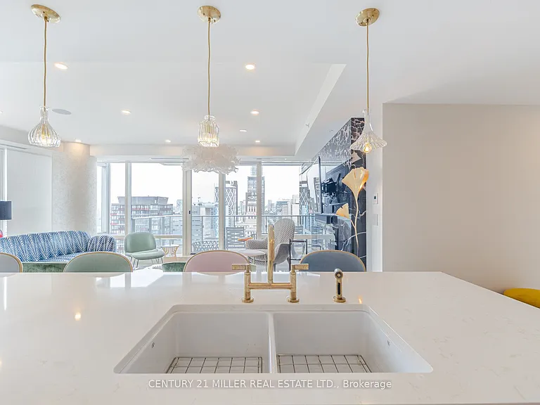 180 University Ave #2705 — Photo 14