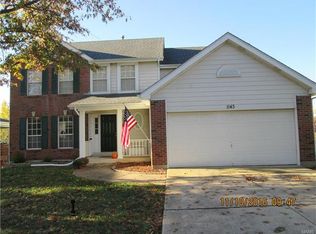 1143 Oak Borough Dr, Ballwin, MO 63021