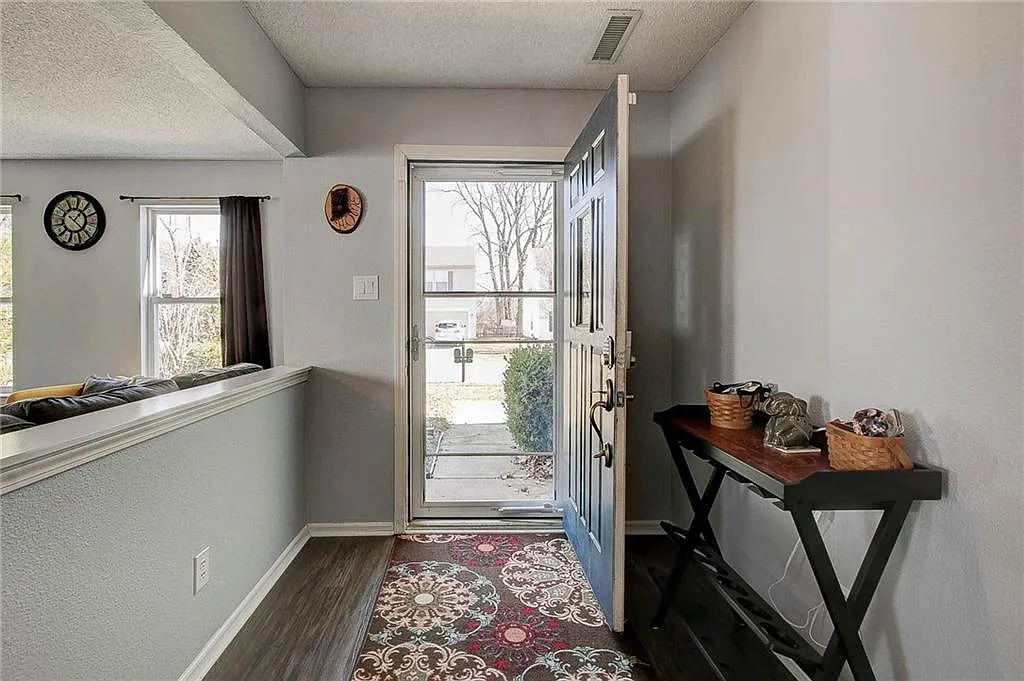 10306 Hatherley Way — Photo 3