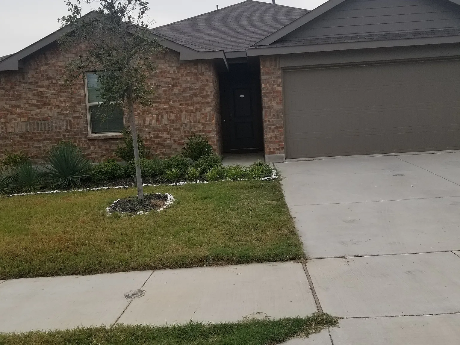 3 bed, 1452 sqft, $2,100 — Photo 4
