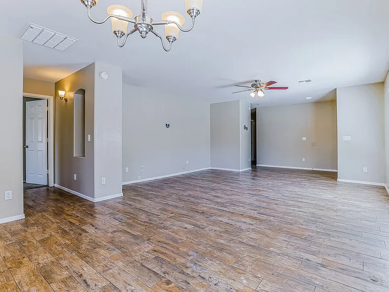 2053 W Hayden Peak Dr — Photo 5