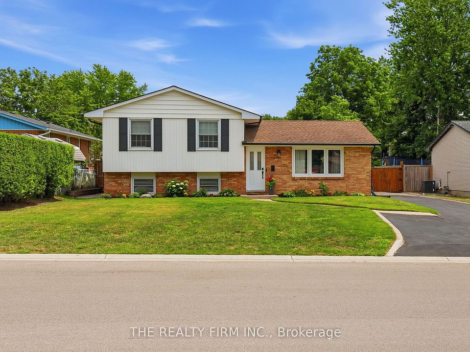 1st image of 162 Oakwood Dr