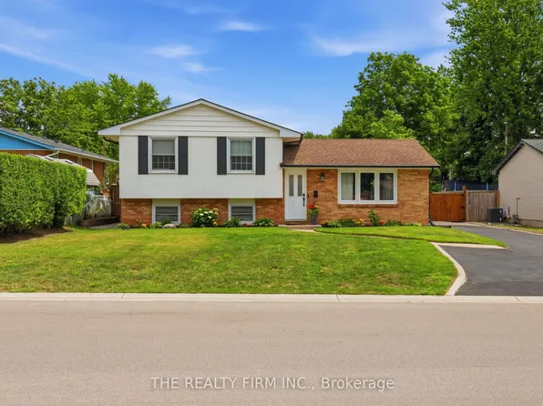 162 Oakwood Dr, Thames Centre, ON N0L 1G3