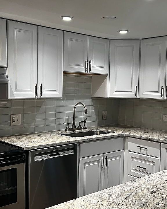 2nd image of 33 N Corona St APT 101