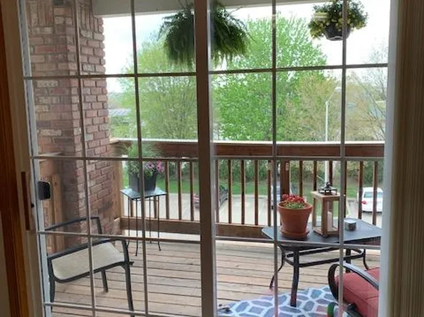 2706 Triple Crown Ln, Iowa City, IA 52240