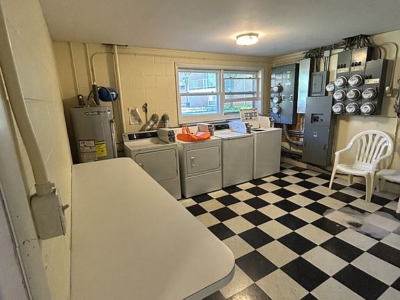 4th image of 105 N Edgewood Dr #6