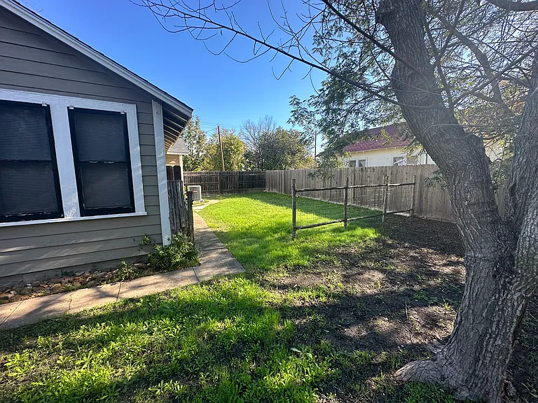 225 Hamilton St — Photo 4