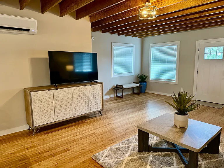 110 Lager Ln — Photo 5