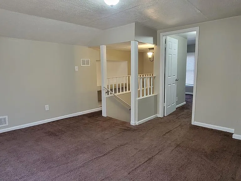 951 W Florence Ave — Photo 6