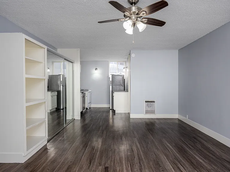 633 East 1st Street — Photo 15