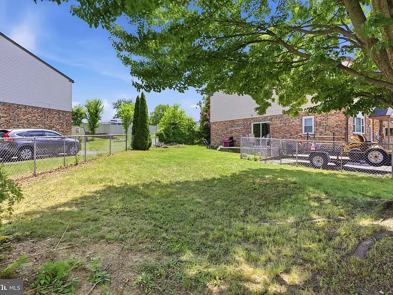 63 Aston Ct — Photo 19