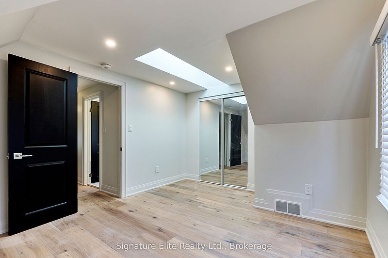 Toronto House for rent - 4 Bedrooms — photo 17