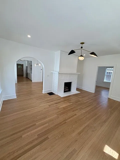 3 bed, 2.5 bath, 1554 sqft, $4,600 — Photo 3
