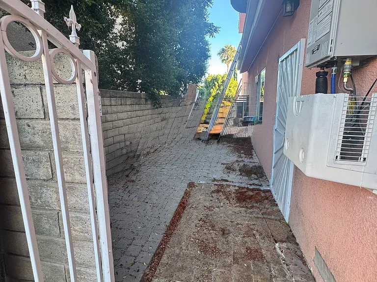 13421 Pala Ave — Photo 15