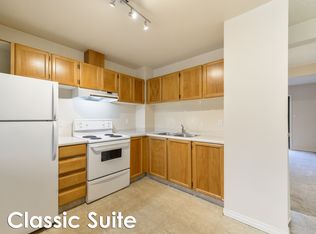 9633 180th St NW, Edmonton, AB T5T 4G4