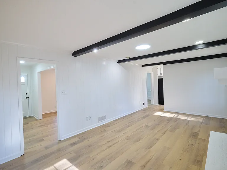 2823 Brackenwood Ct — Photo 3