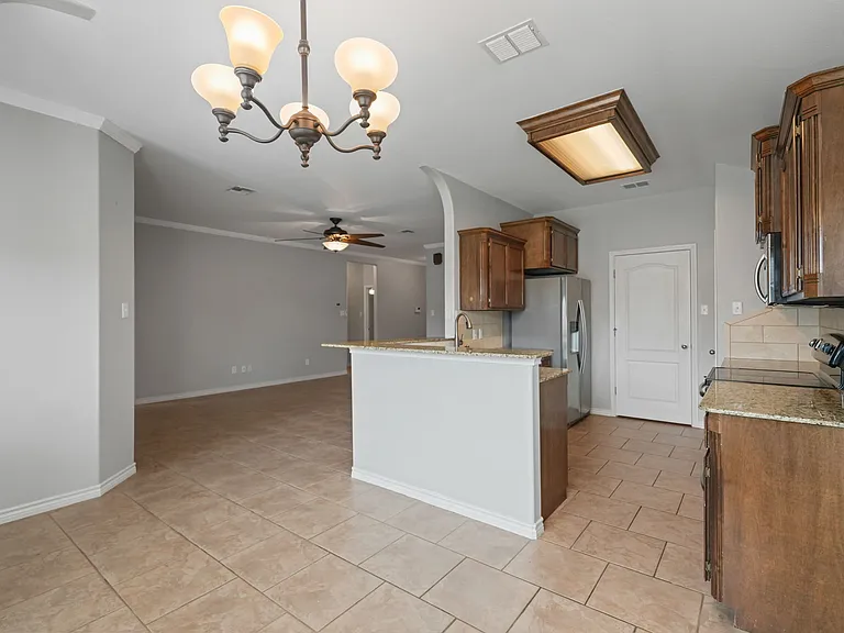 6815 Fox Hill Dr — Photo 4