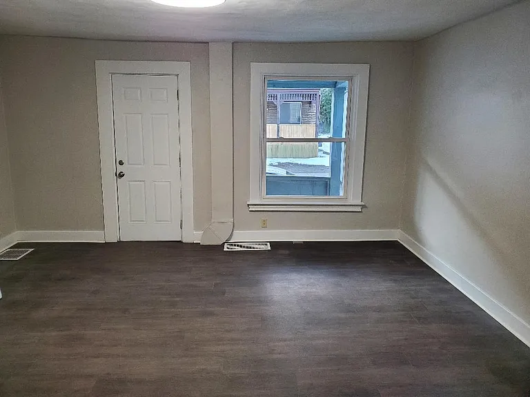 548 Larimer Ave — Photo 6