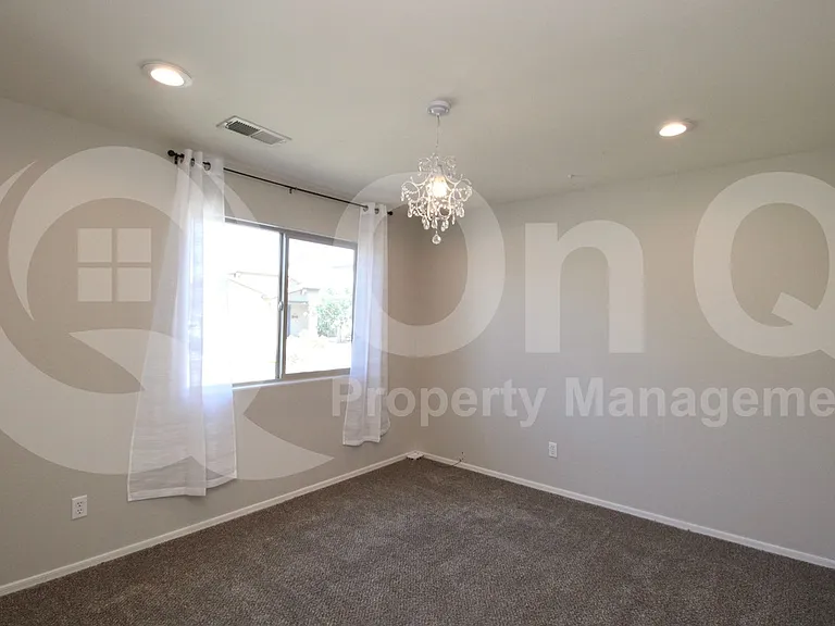 1877 W Overland St — Photo 14
