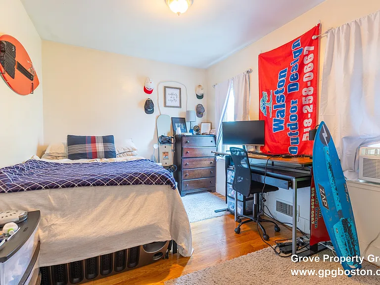 218 W 8th St #3 — Photo 5