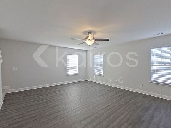 2nd image of 109 Western Red Cedar Dr