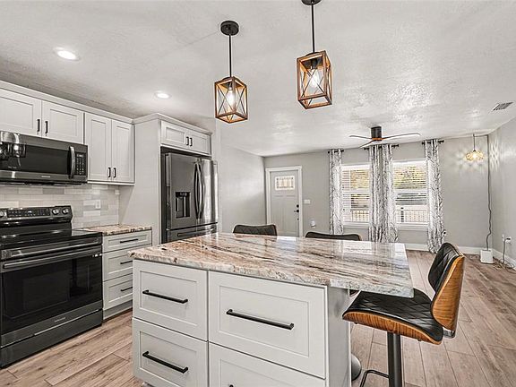 2nd image of 410 E Henry St