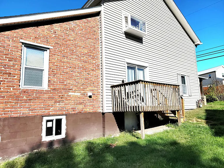 1023 Carbon Rd — Photo 7