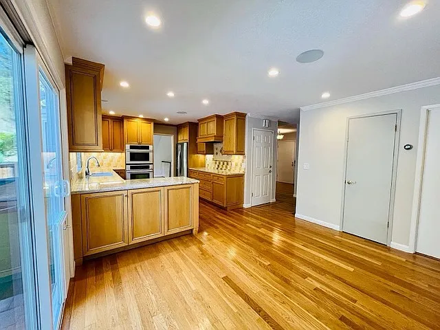 3426 Brittan Ave — Photo 5