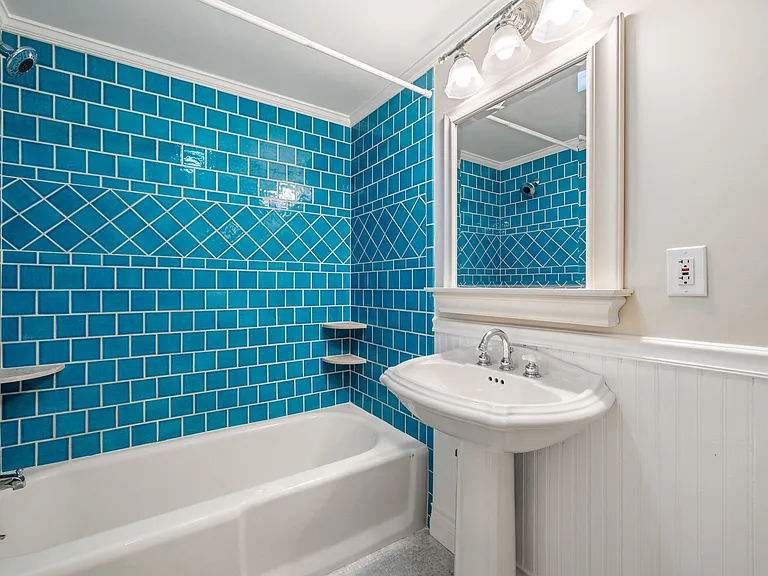 251 Bunker Hill St #2 — Photo 18