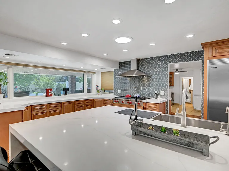 7085 Palmyra Ave — Photo 19