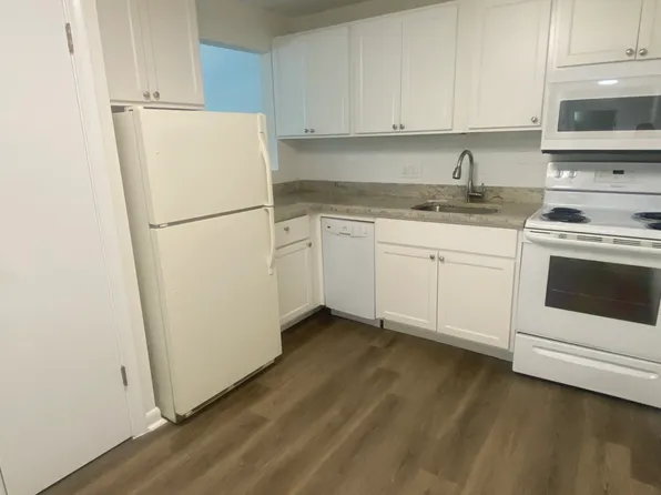 901 Lexington St #B7, Waltham, MA 02452
