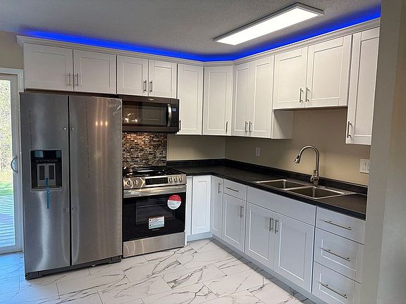 2nd image of 132 Circle Dr
