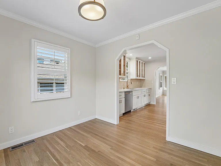 543 Liberty St — Photo 17