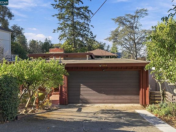 3rd image of 1388 Grizzly Peak Blvd