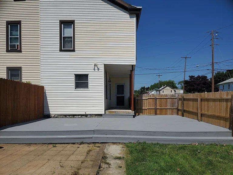 254 Franklin St — Photo 4