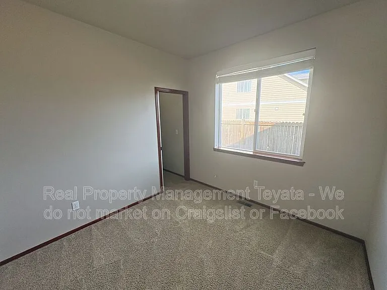 4884 Dory Ct — Photo 14