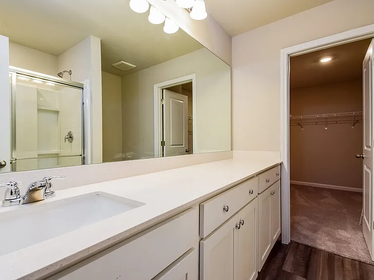 526 Knightsbridge Ln — Photo 10