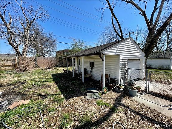 5th image of 1908 Wismer Ave