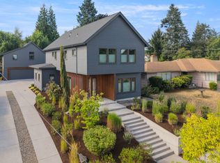 2038 NE Morgan St, Portland, OR 97211