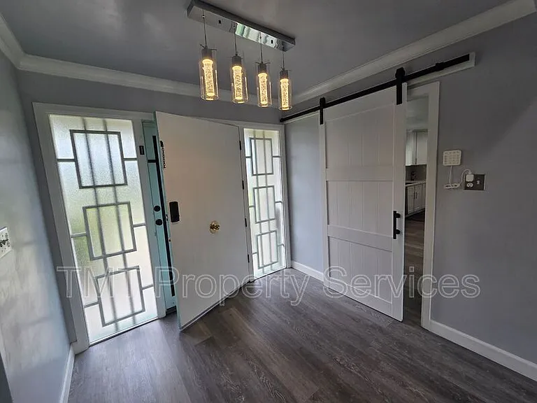 9 W Robinhood Dr — Photo 85